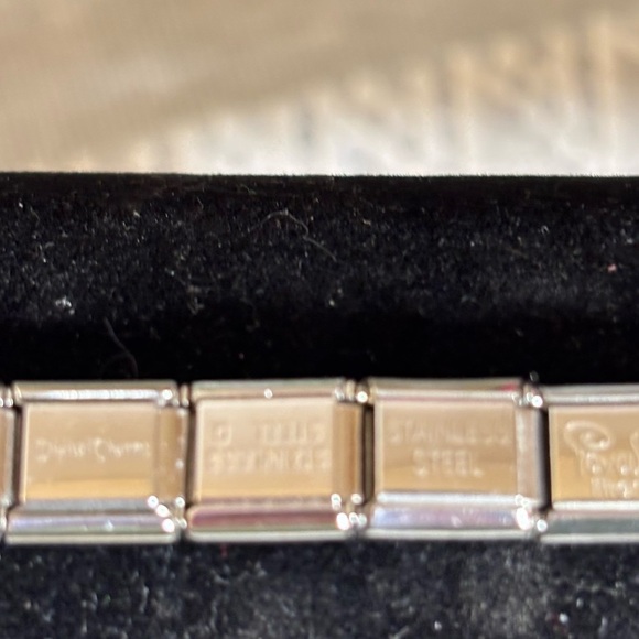 Italian Charm Mix. Seattle, Redhead, Cross, America, Find a Cure. 15 Charms. - Picture 9 of 10